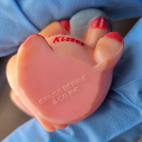 Russ Berrie Hogs 'N Kisses Pig Piggy Figurine Chef Hat Hugs Hearts Lot of 2 Vtg - Picture 9 of 12